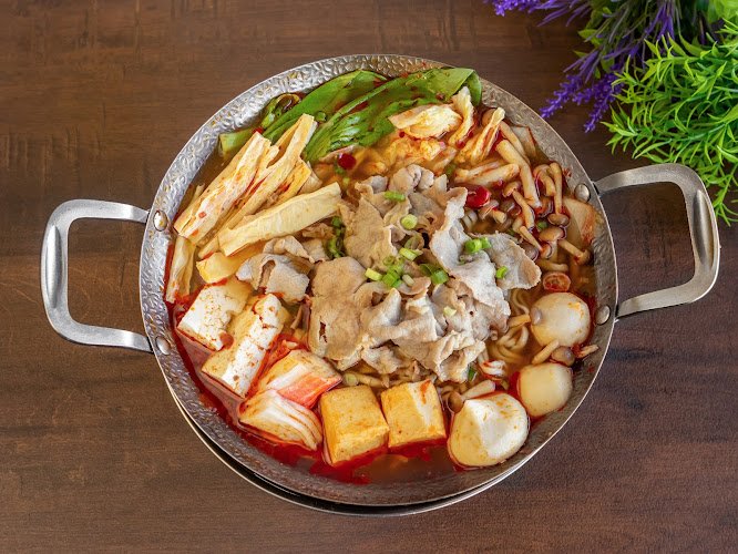 ONE POT FUSION Hot Pot & Thai Cuisine