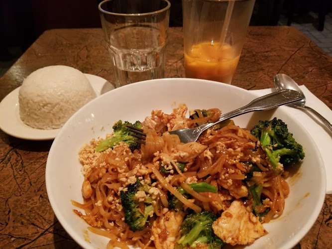 Sweet Basil Thai Restaurant (Queens)