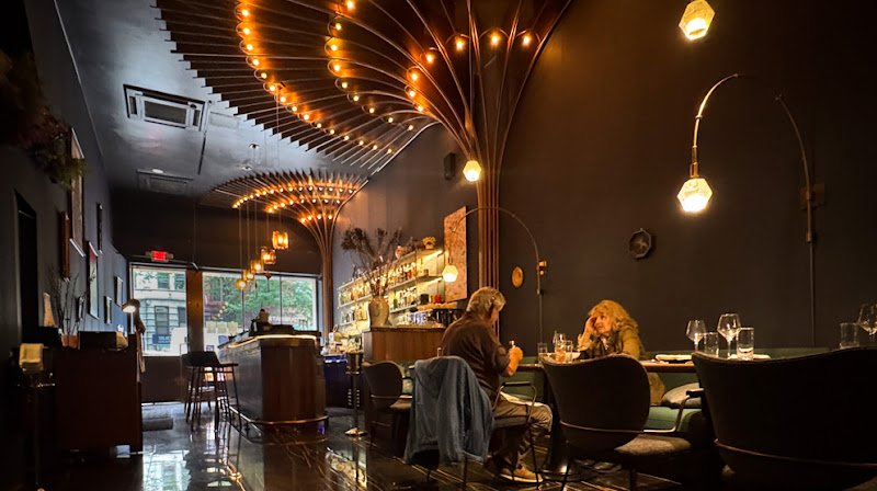 Aves Thai & Asian Fusion restaurant