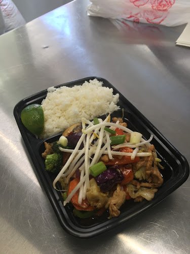 Cashew Gai Thai food